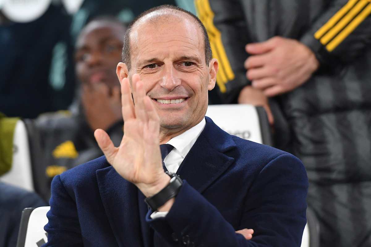 Allegri nuova fiamma scatti con lei