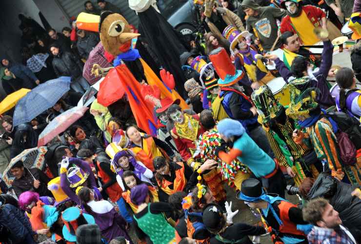 Carnevale 2024 chiusura scuole a Napoli