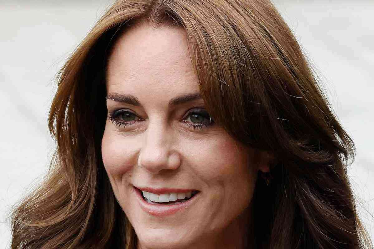 Kate Middleton, a Natale copia il look di Diana