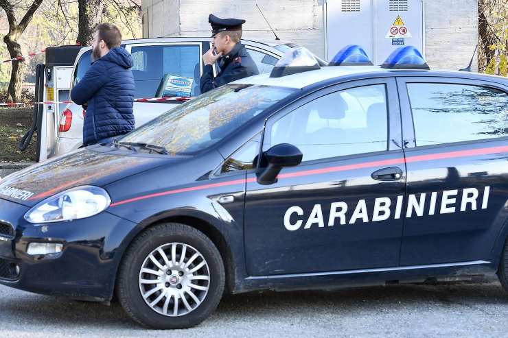 Fermati due giovani dai carabinieri