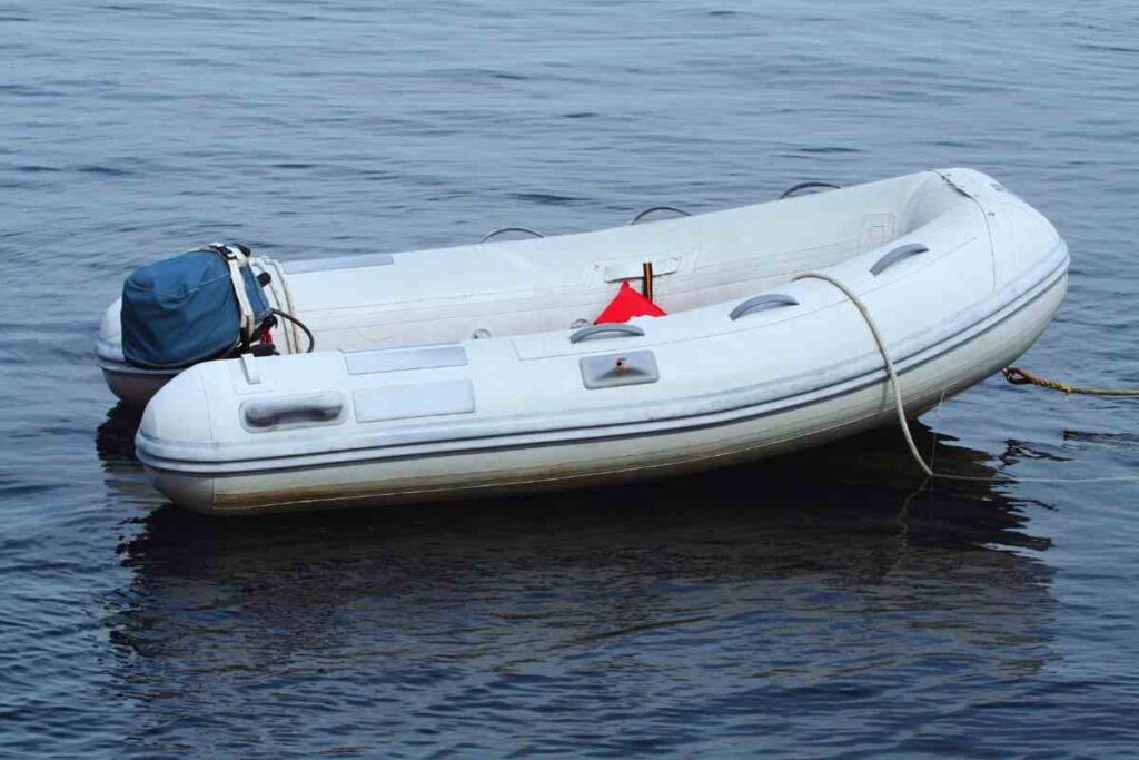 Gommone rubato ritrovato