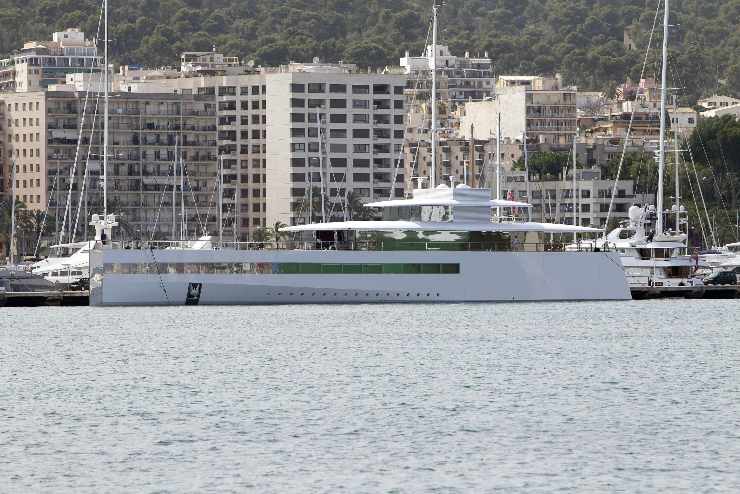 Cosa accade allo yacht?