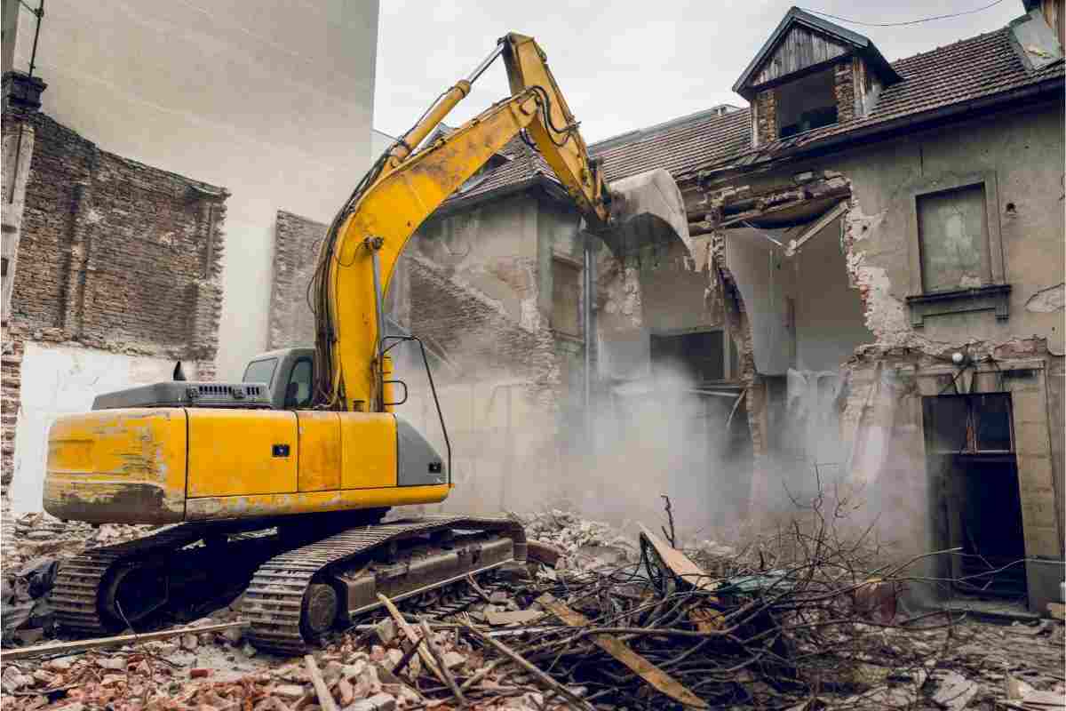 Ordine demolizione casa abuso edilizio