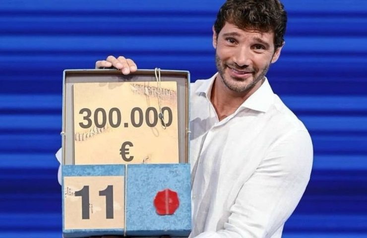 Come partecipare a Affari Tuoi 2024? Ora c'è Stefano De Martino