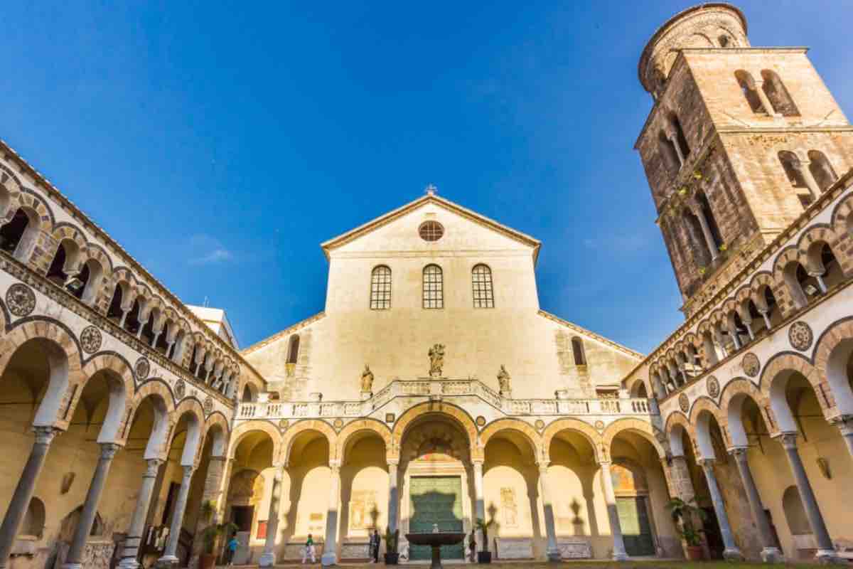 Salerno itinerario alla scoperta dei luoghi storici 