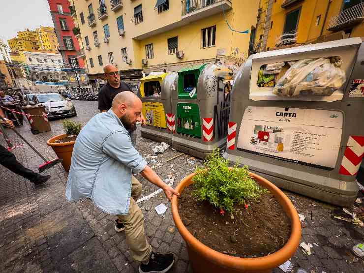 Bidoni raccolta differenziata