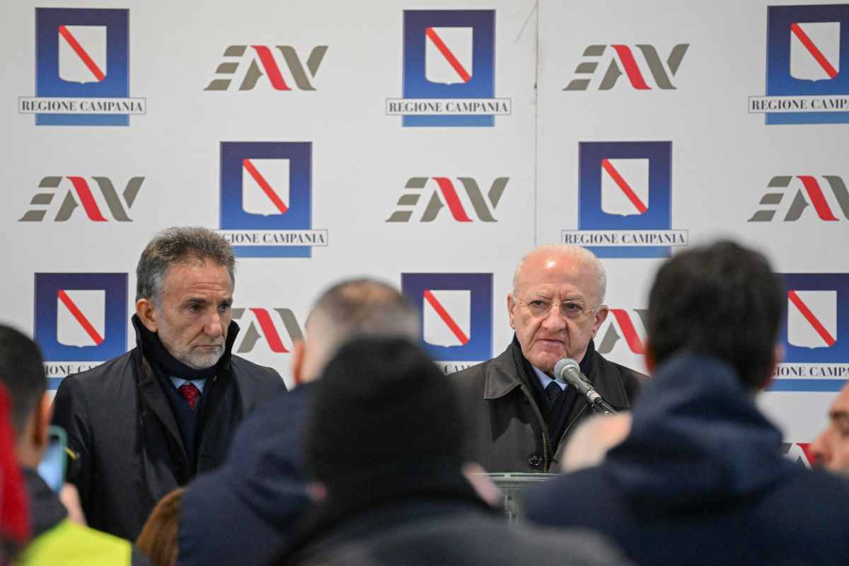 Il presidente EAV Di Gregorio e il presidente della Regione Campania De Luca 