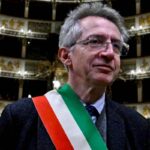 Gaetano Manfredi primo piano sorride