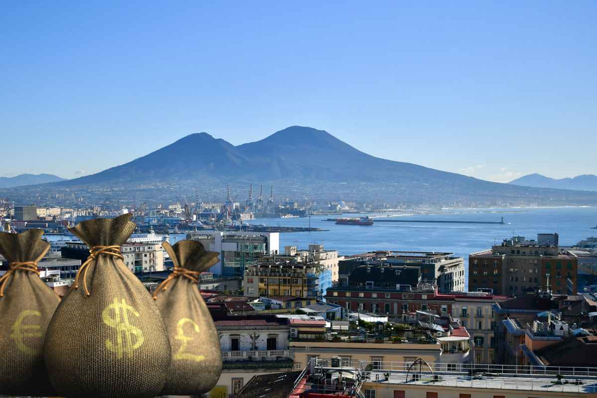 Panorama Napoli con Vesuvio e sacchi di denaro