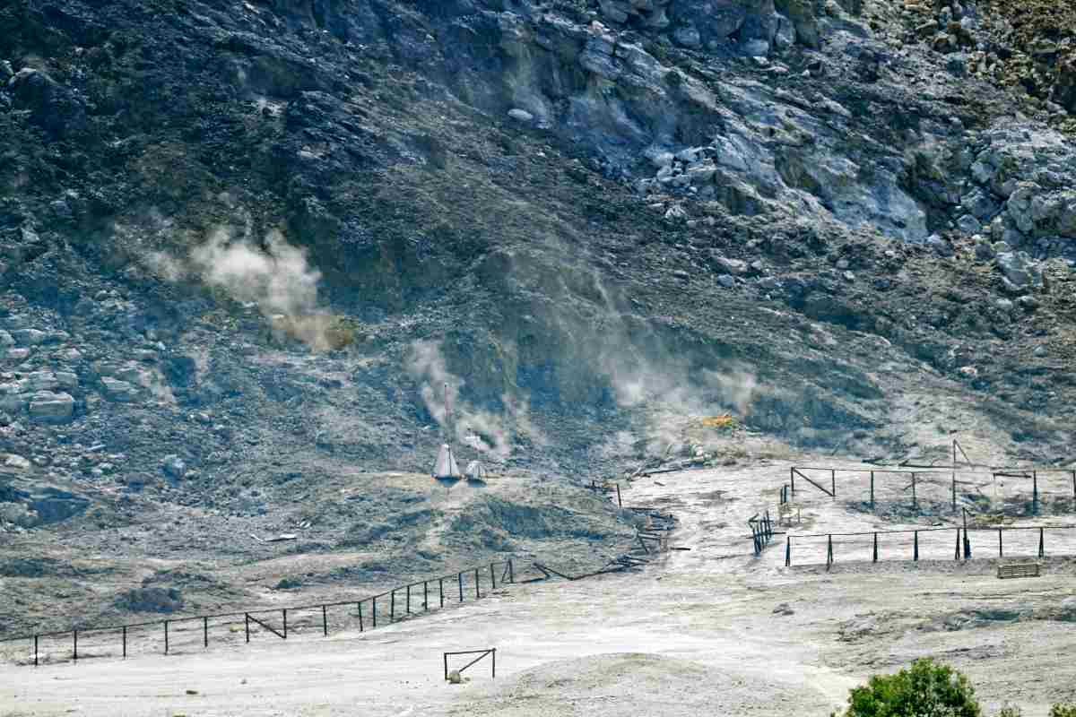 Le fumarole della Solfatara ai Campi Flegrei e Pozzuoli