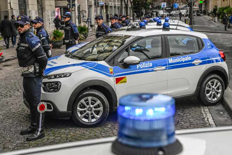 Auto Polizia Municipale Napoli