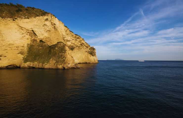 un'isola nel mare