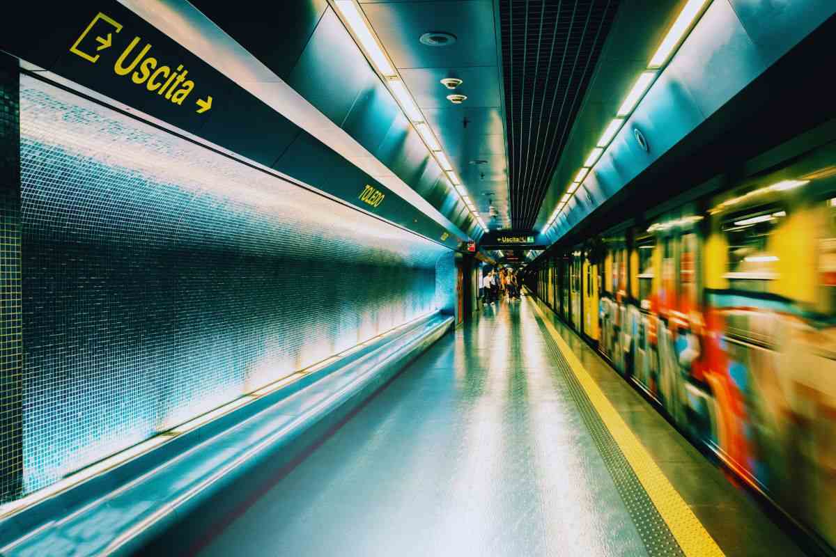 una banchina della metropolitana