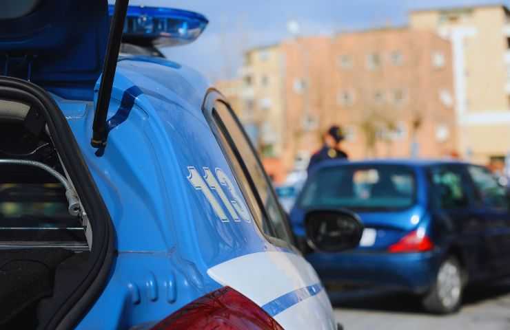 auto della polizia