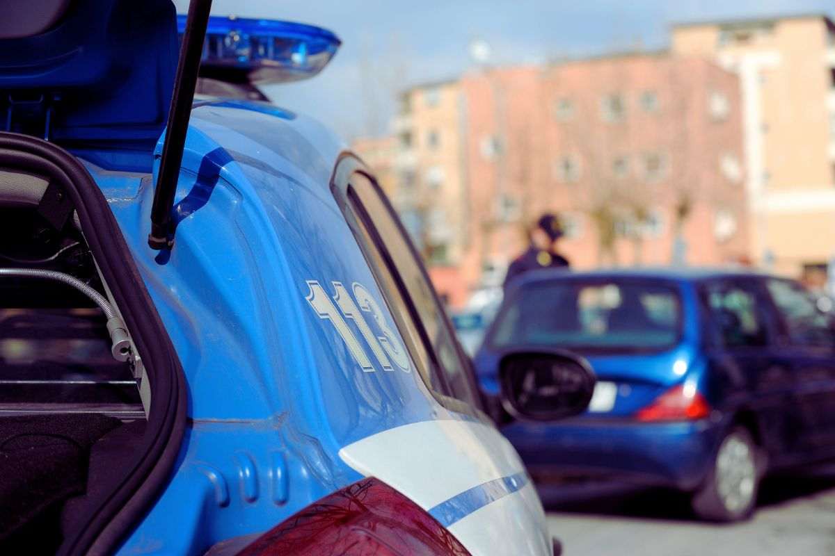 una volante della polizia