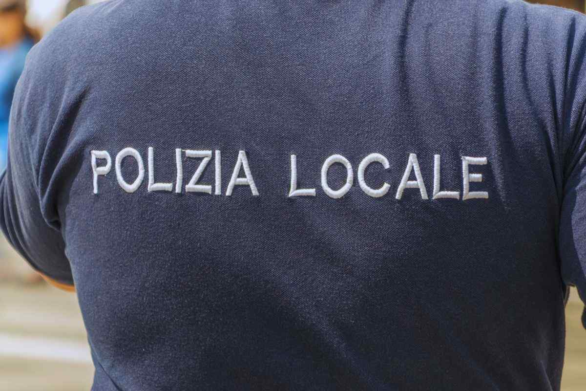 membro polizia locale