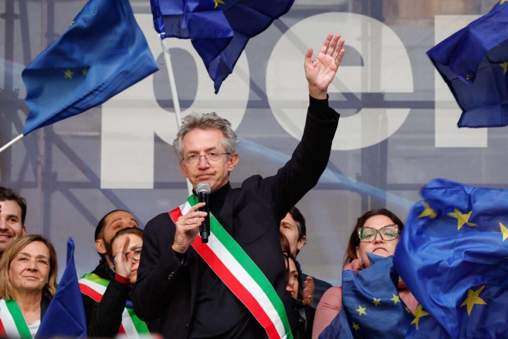 Gaetano Manfredi parla