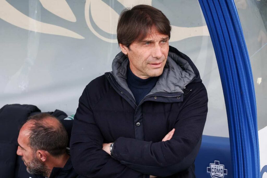 antonio conte serio in panchina