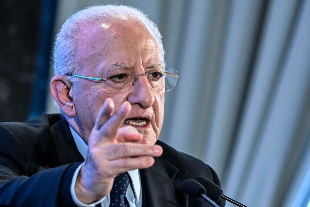 de luca parla e indica