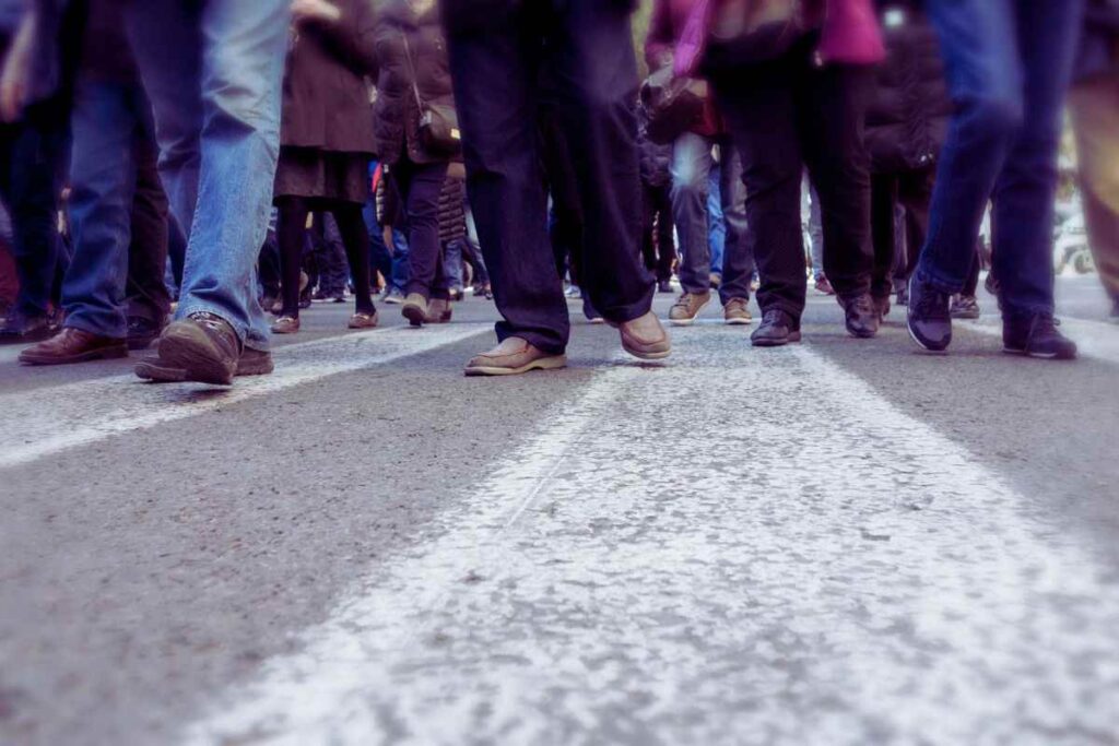 piedi di gente