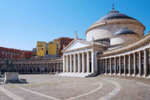 piazza a napoli