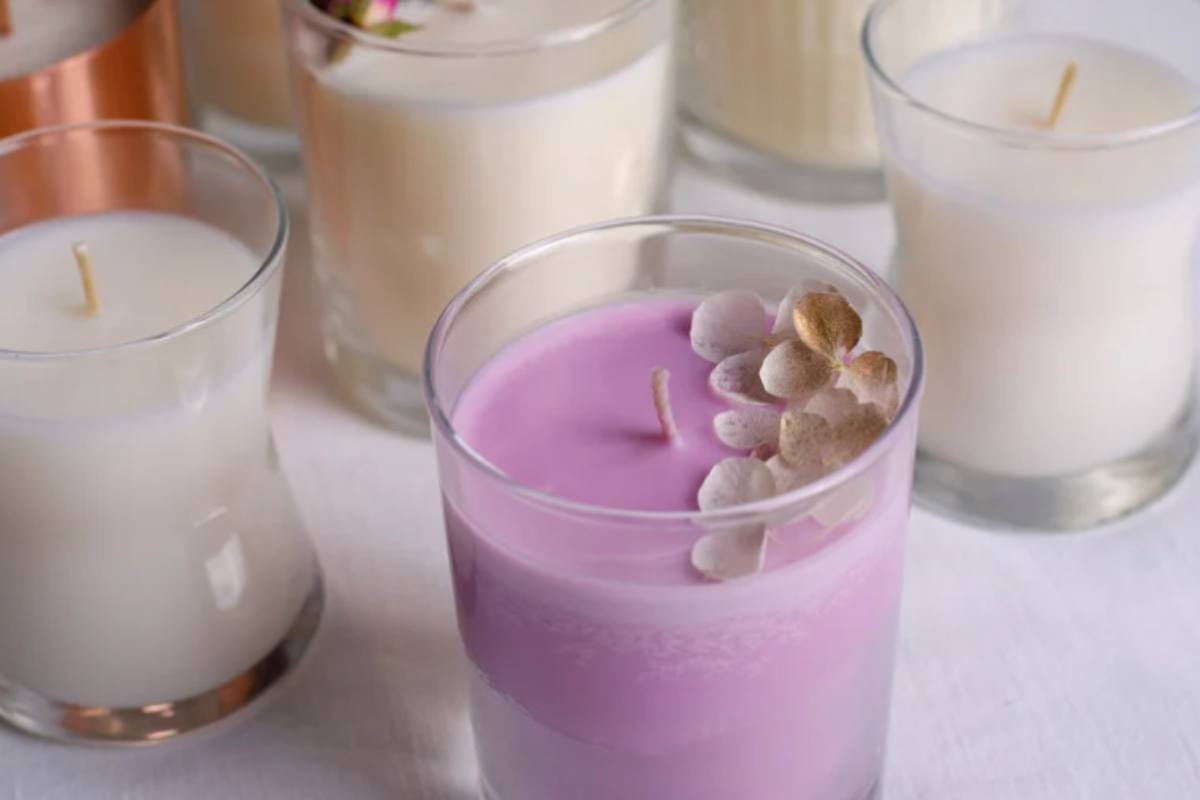 candele profumate di vari colori