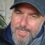 Carlo Vanzini in una ripresa selfie