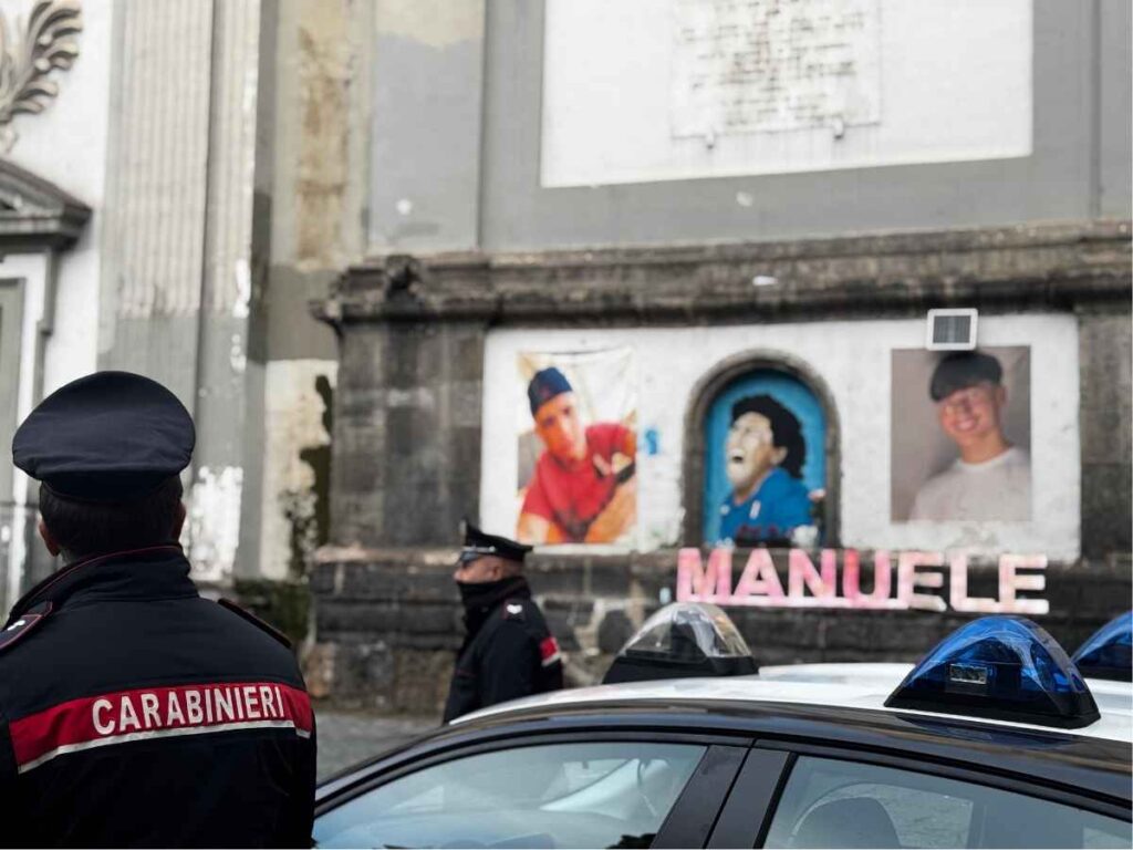 I carabinieri e l'altare dedicato a Tufano