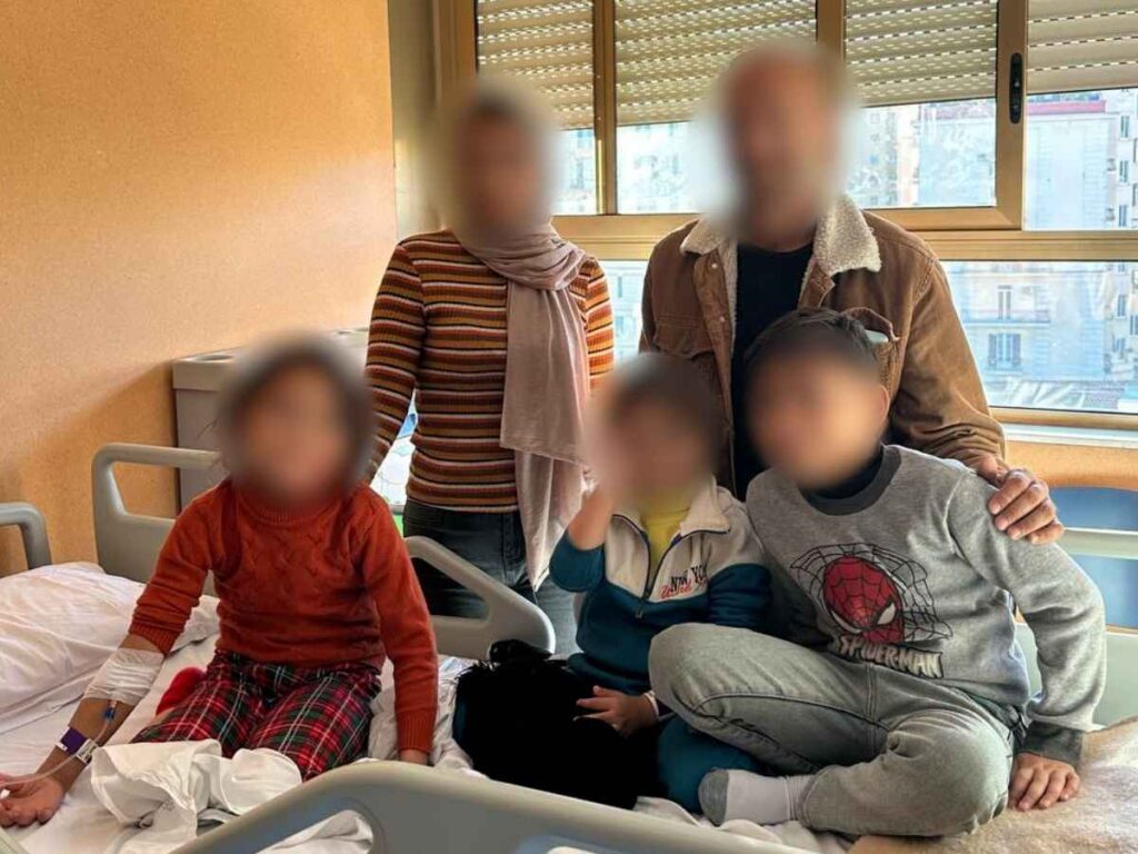 La piccola Salma con i suoi familiari