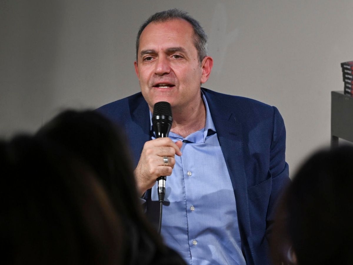 L'ex sindaco di Napoli Luigi de Magistris