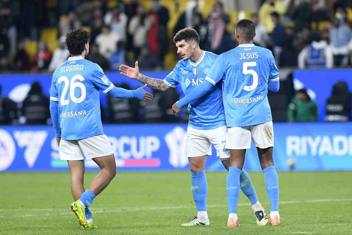 Di Lorenzo con Juan Jesus e Gutierrez del Napoli