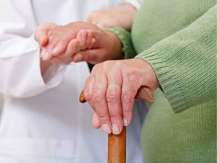 Povertà anziani terapie