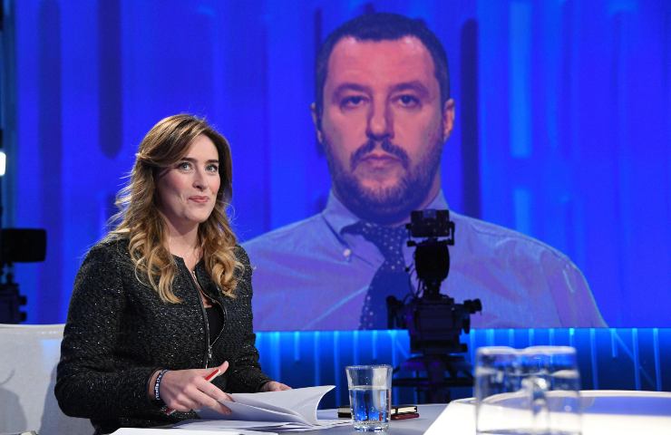 Maria Elena Boschi in studio e Matteo Salvini in collegamento