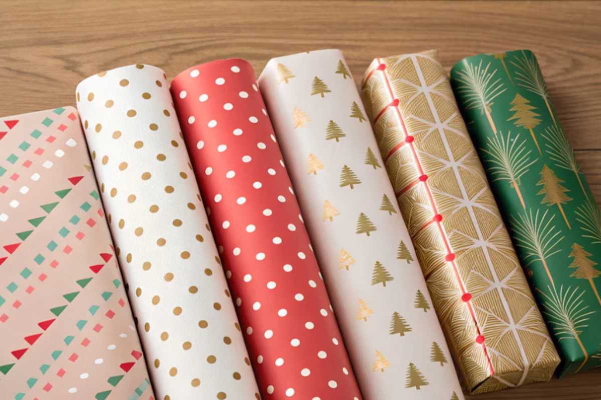 rotoli di carta regalo natalizia
