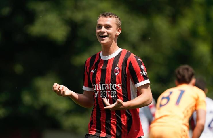 Maximilian Ibrahimovic con la maglia del Milan Futuro