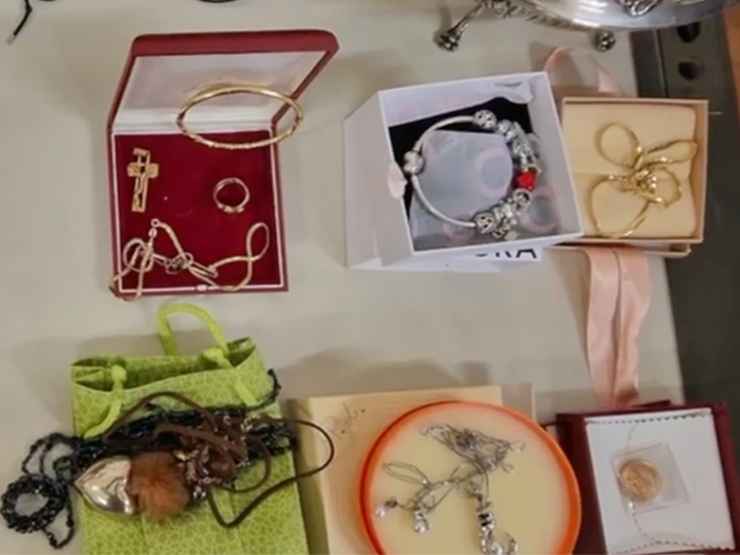 Banda furti abitazione refurtiva Napoli