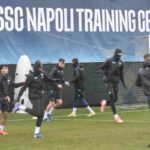 Calciatori del Napoli impegnati in allenamento