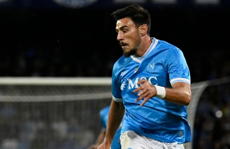 Elijf Elmas in azione con la maglia del Napoli