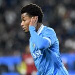David Neres di profilo con la maglia del Napoli