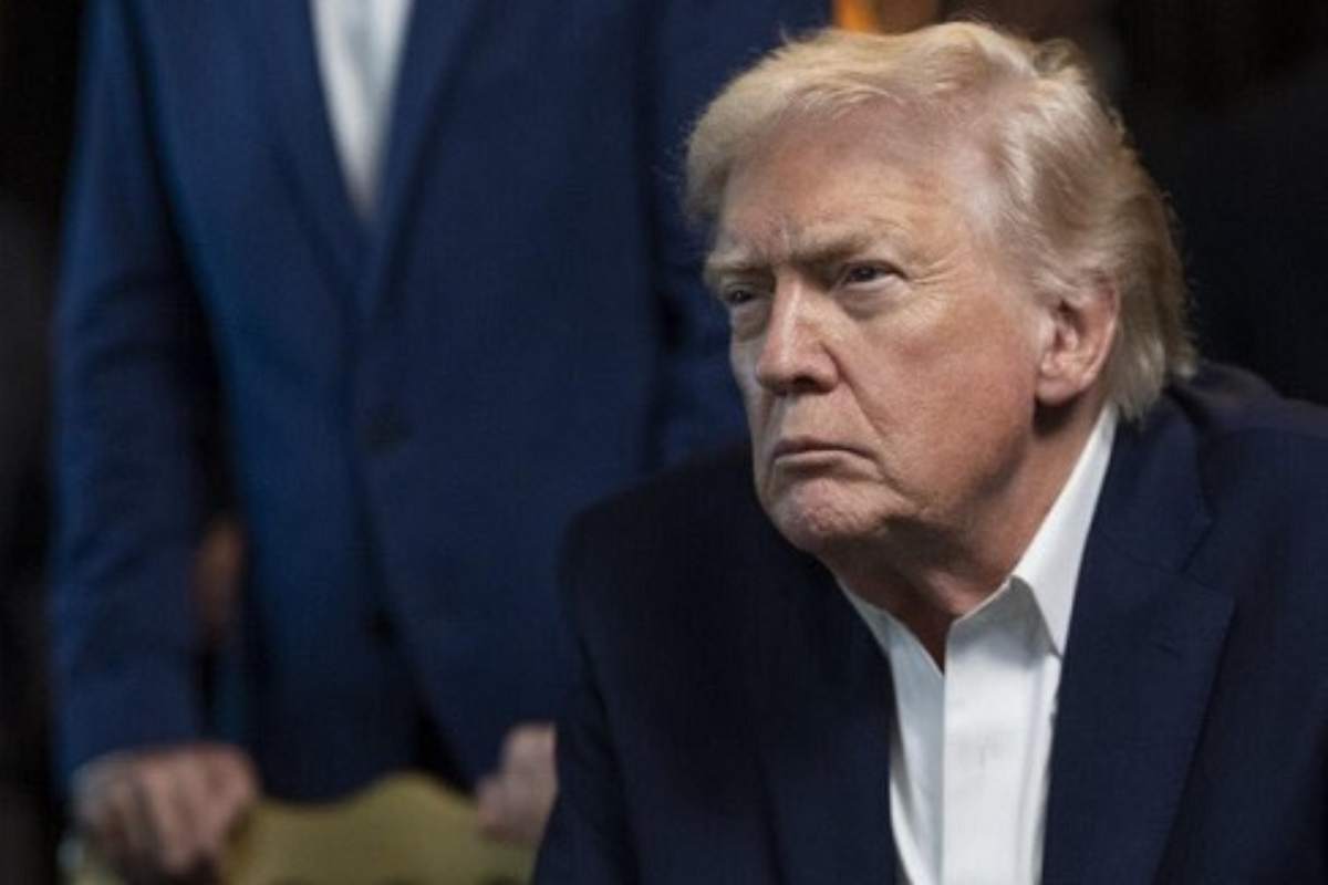 Donald Trump con espressione corrucciata