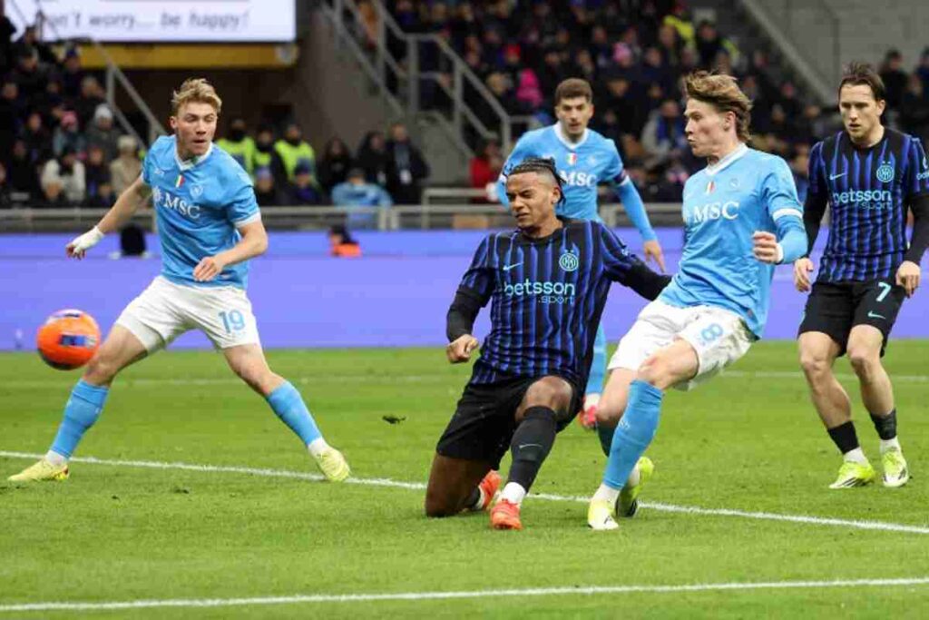 McTominay anticipa Akanji e fa gol