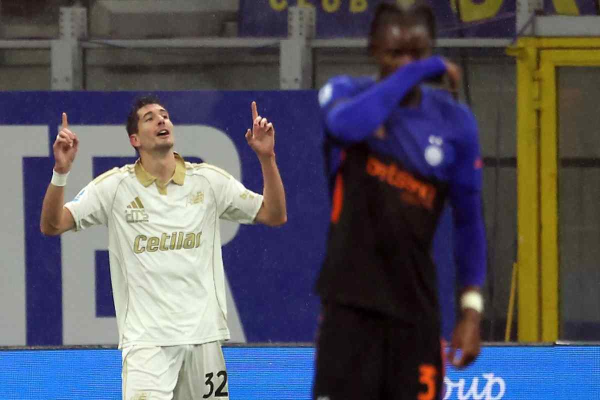 Stefano Moreo del Pisa festeggia dopo un suo gol all'Inter