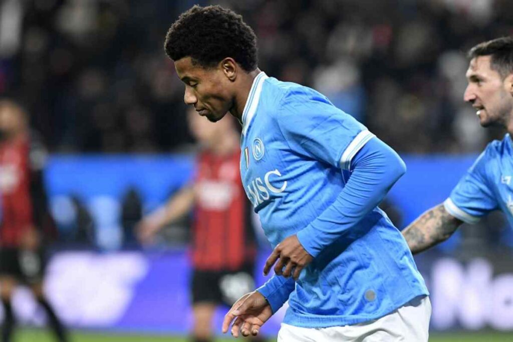 David Neres in campo col Napoli