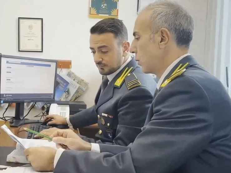 Allarme truffe a Napoli