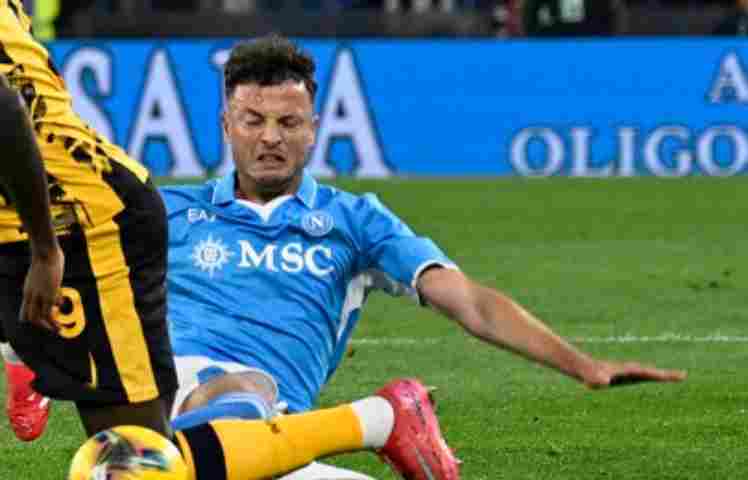 Amir Rrahmani in intervento difensivo