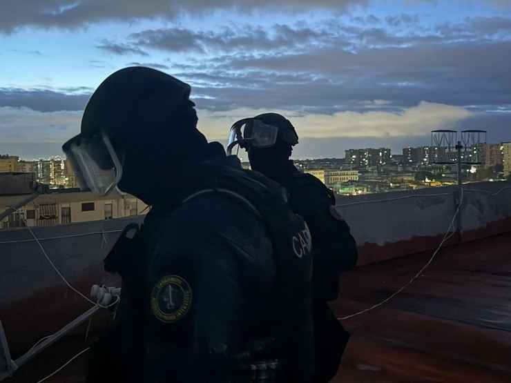 Blitz carabinieri a Scampia