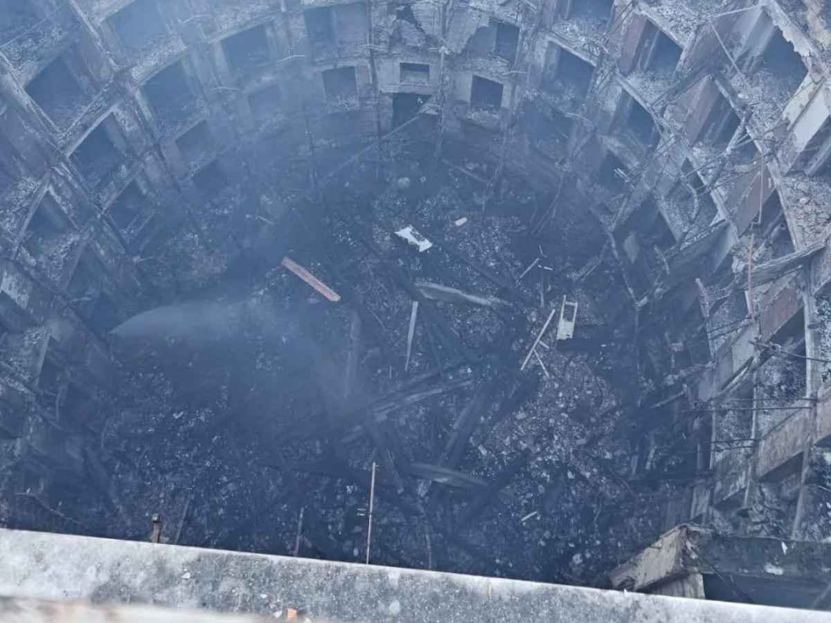 Distrutto il Teatro Sannazaro di Napoli