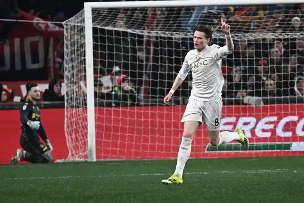Scott McTominay esulta dopo un gol segnato