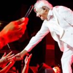 Nino D'Angelo durante un concerto