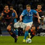 Kevin De Bruyne in progressione contro avversari dell'Inter